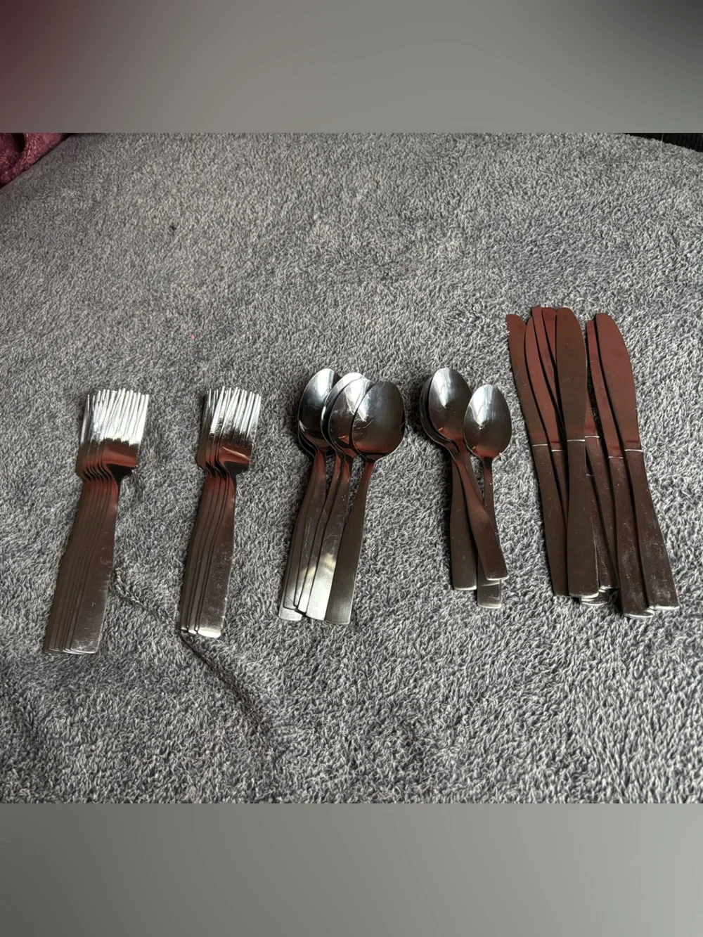 Silverware/Flatware Set - Forks, Spoons, Knives